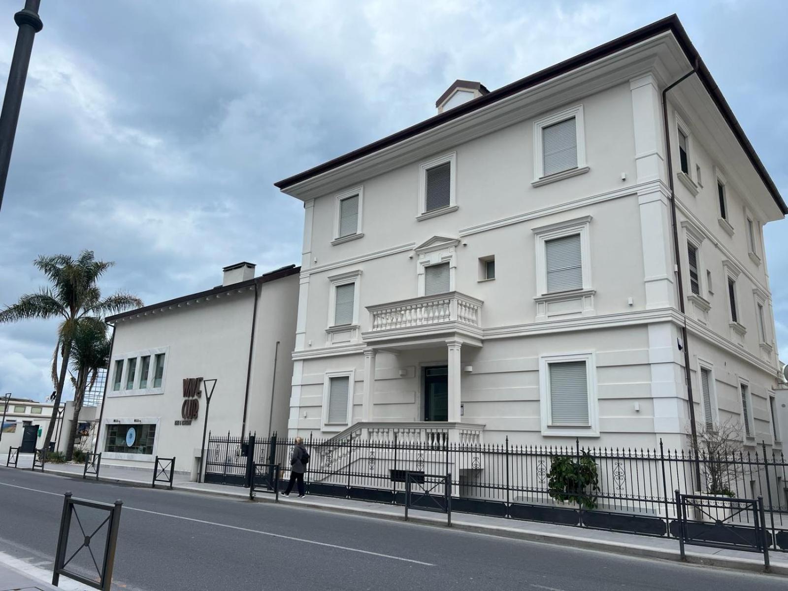 Blu Sea Apartments Pietra Ligure Eksteriør billede
