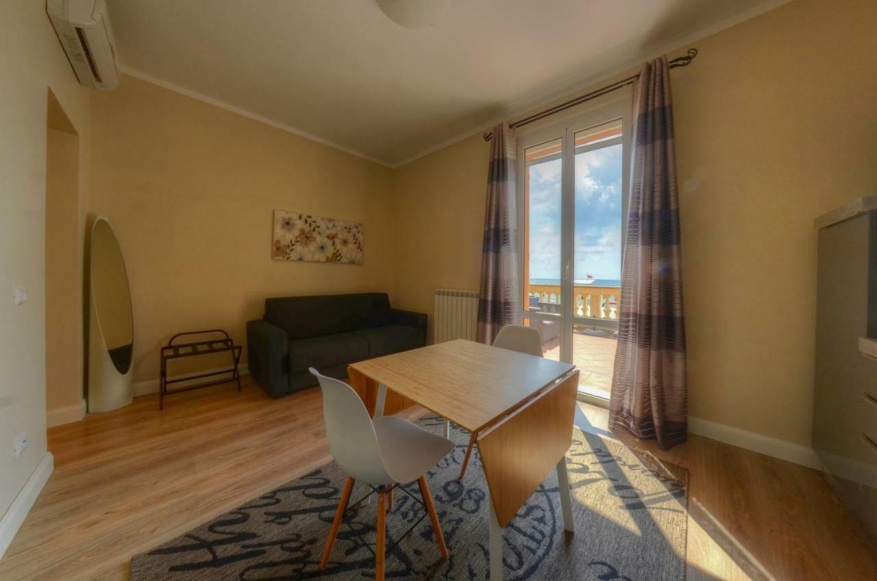 Blu Sea Apartments Pietra Ligure Eksteriør billede
